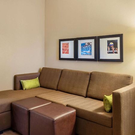 Comfort Inn & Suites At Crossplex Village Birmingham Buitenkant foto