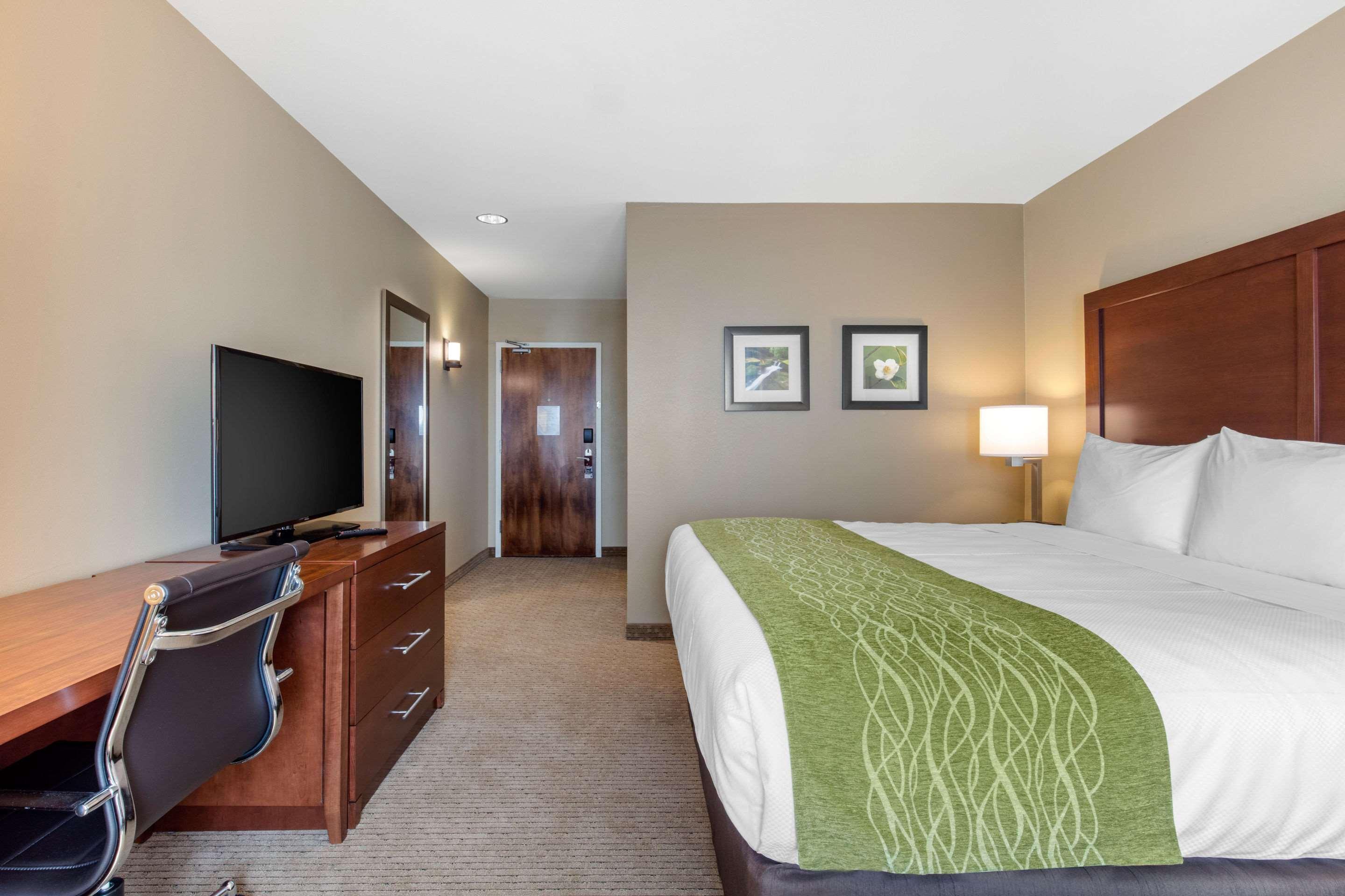 Comfort Inn & Suites At Crossplex Village Birmingham Buitenkant foto
