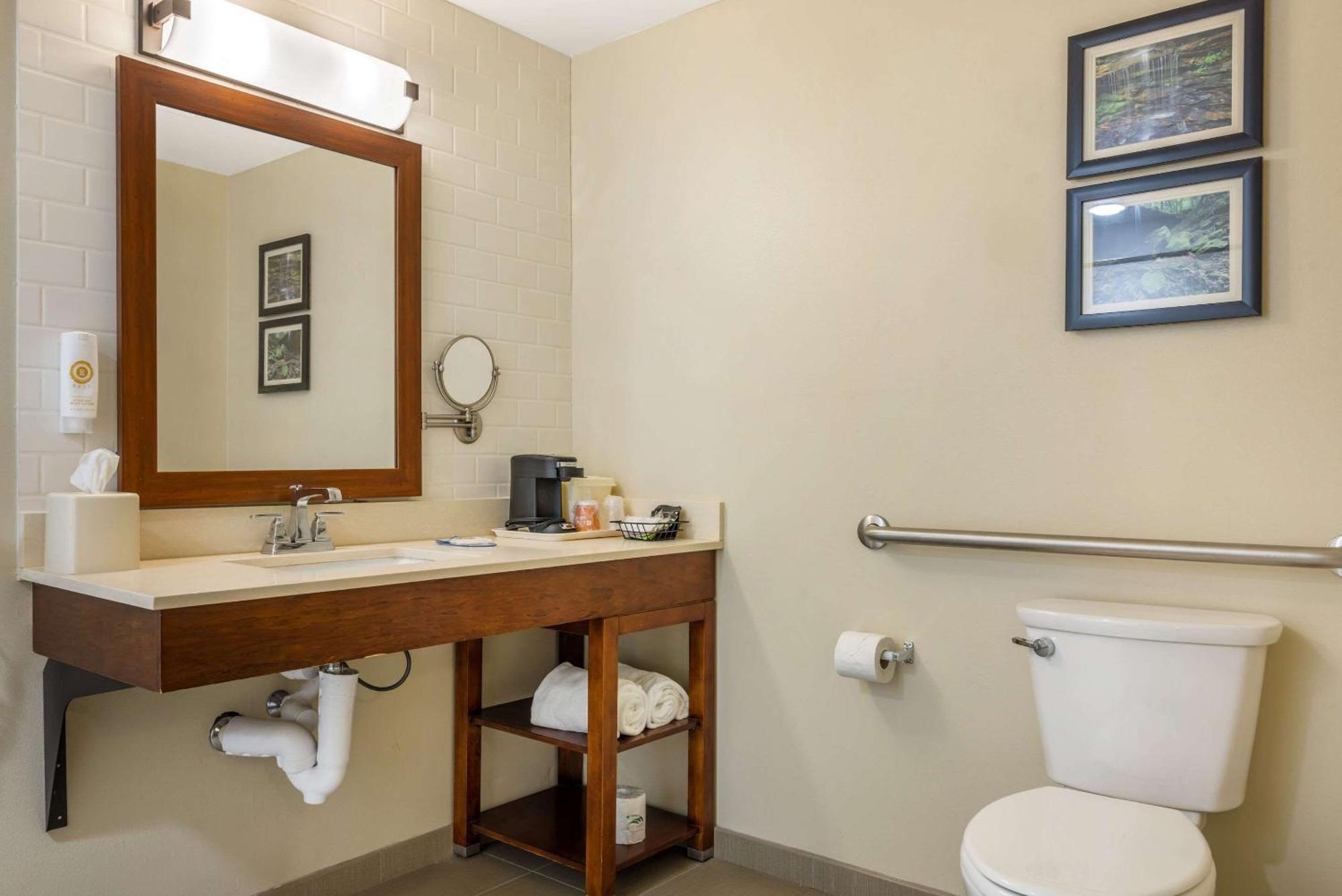 Comfort Inn & Suites At Crossplex Village Birmingham Buitenkant foto
