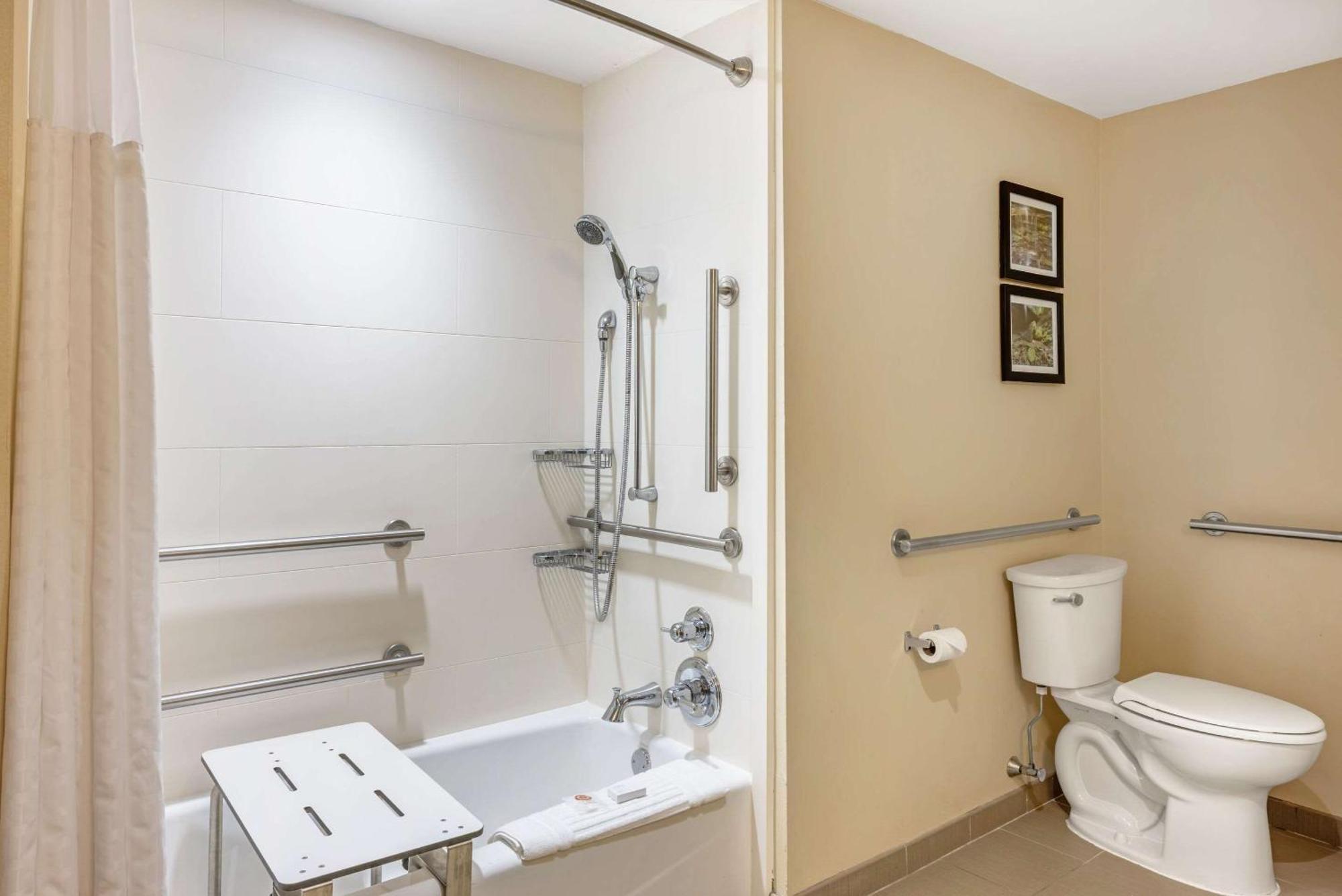 Comfort Inn & Suites At Crossplex Village Birmingham Buitenkant foto