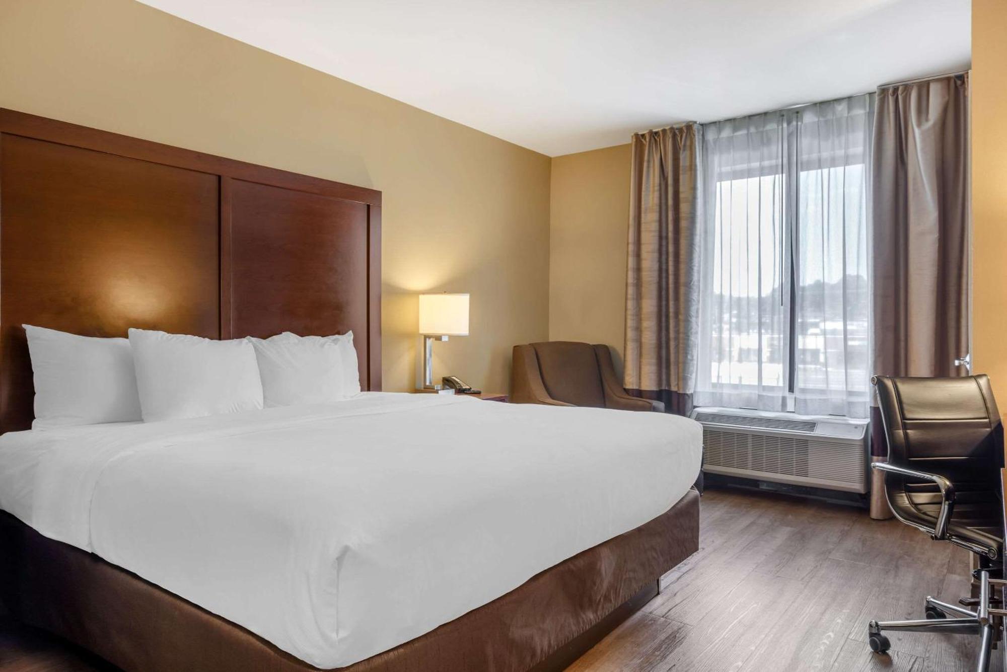 Comfort Inn & Suites At Crossplex Village Birmingham Buitenkant foto